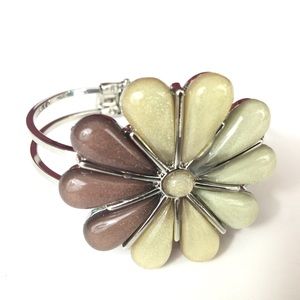 New York and Company Brown Tan Flower Bracelet NWT